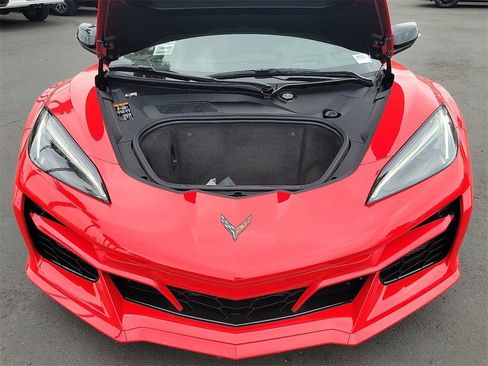 New 2025 Chevrolet Corvette E-Ray image 19