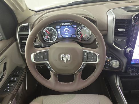 Used 2025 RAM 1500 Laramie AWD/4WD image 15
