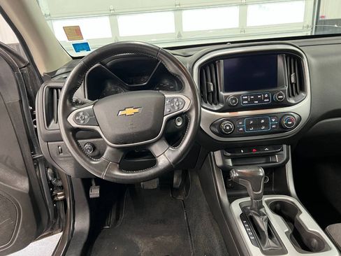 Used 2015 Chevrolet Colorado LT AWD/4WD image 8