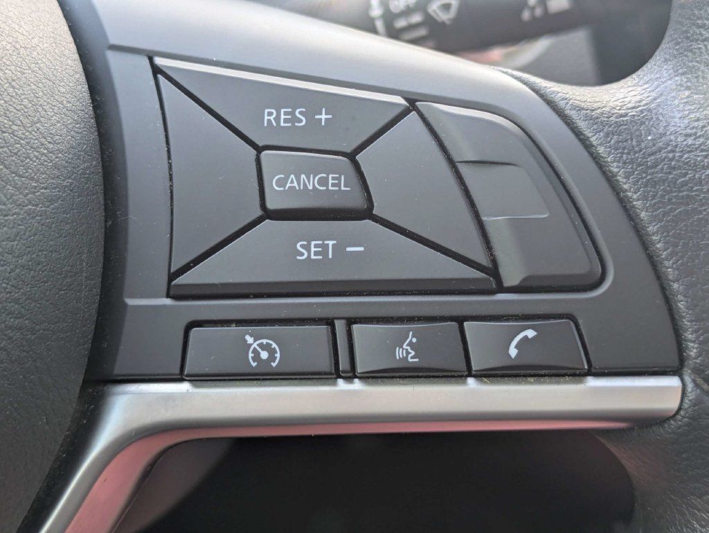 Used 2020 Nissan Rogue Sport SV FWD image 26