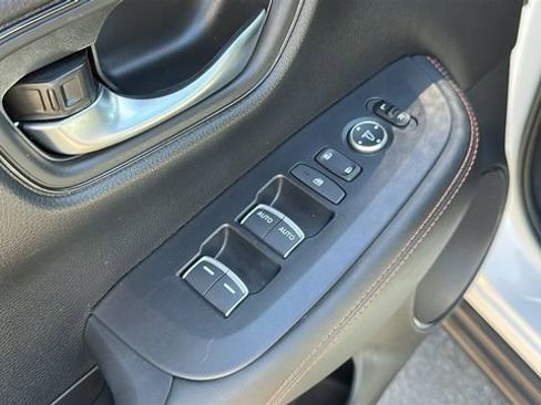 Used 2025 Honda HR-V Sport image 9