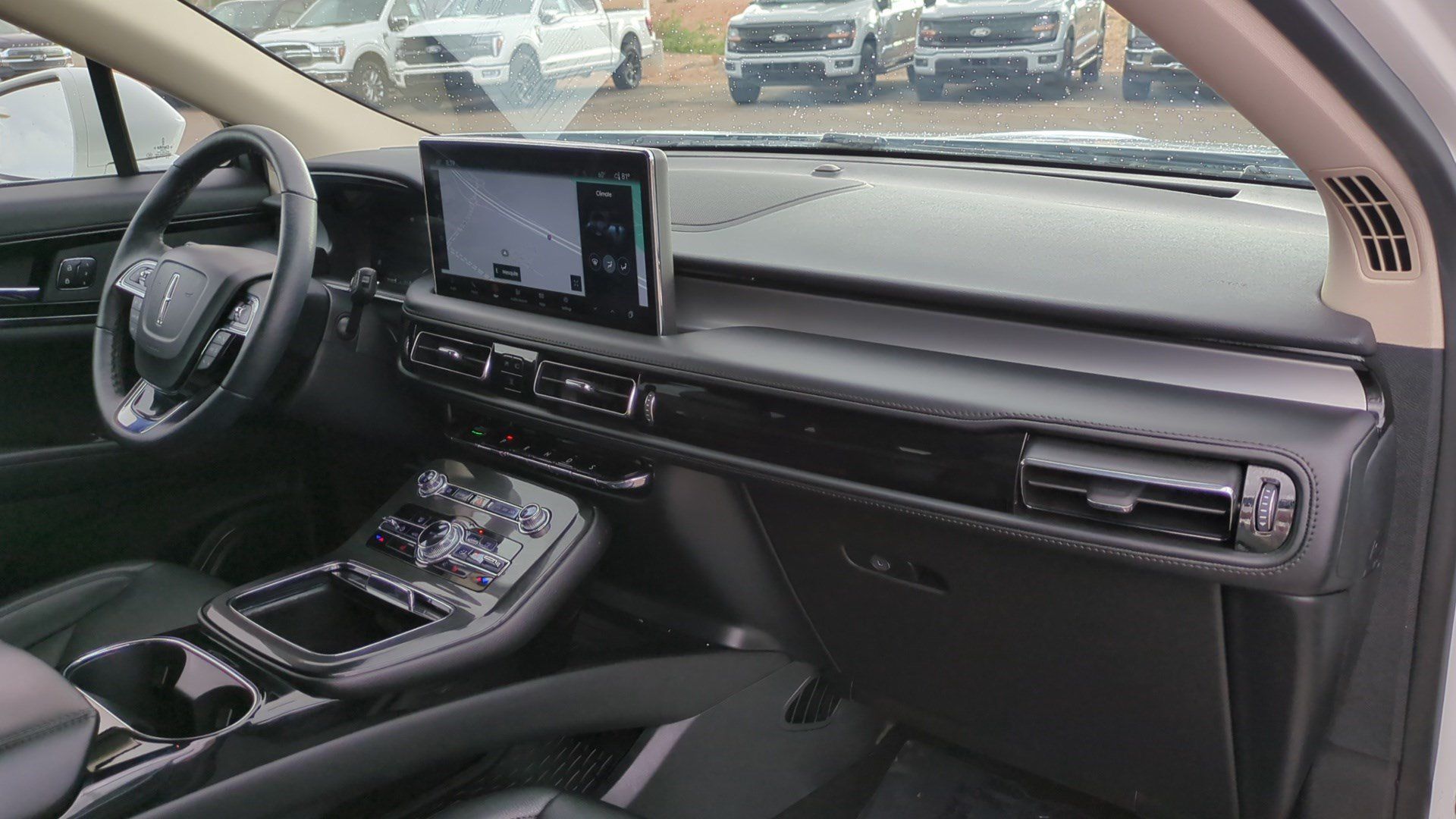 Used 2023 Lincoln Nautilus FWD w/ Premium Package image 31