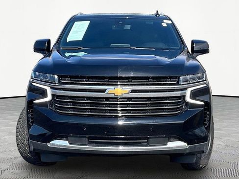 Used 2022 Chevrolet Suburban LT w/ Luxury Package image 2