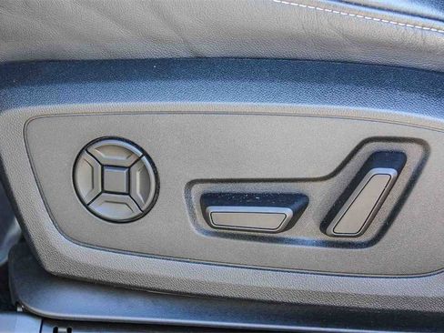 Used 2024 Audi Q4 e-tron Premium Plus image 21