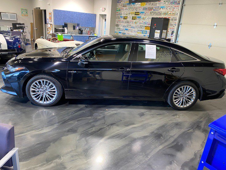 Used 2019 Toyota Avalon Limited w/ All Weather Liner Package FWD image 5