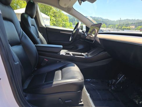 Used 2021 Tesla Model 3 Standard Range Plus RWD image 14