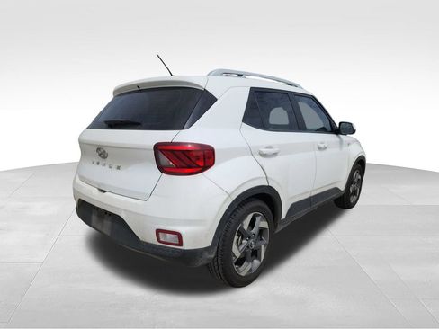 Used 2024 Hyundai Venue SEL FWD image 7