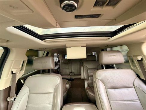 Used 2017 GMC Yukon XL Denali w/ Open Road Package AWD/4WD image 27