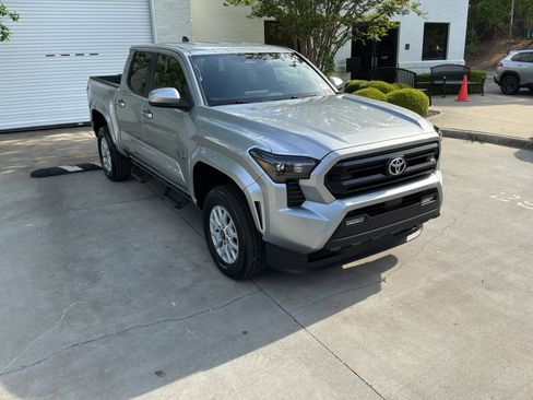 Used 2024 Toyota Tacoma SR5 image 2