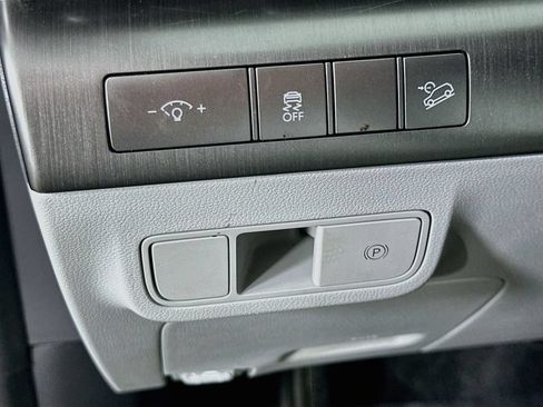 Used 2025 Hyundai Kona SEL FWD image 21