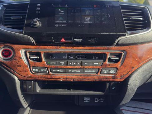 Used 2021 Honda Pilot EX-L image 11