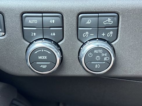 New 2026 GMC Sierra 2500 SLT w/ SLT Premium Package image 25