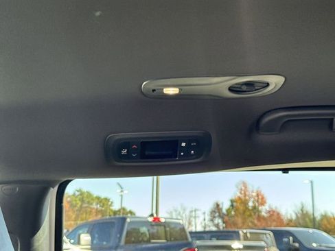 New 2026 Chrysler Pacifica Select FWD image 22