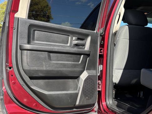 Used 2018 RAM 1500 Express AWD/4WD image 15