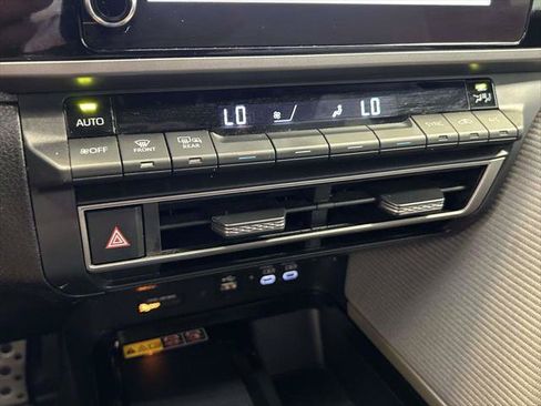 Certified 2025 Toyota Camry SE w/ Convenience Package FWD image 22