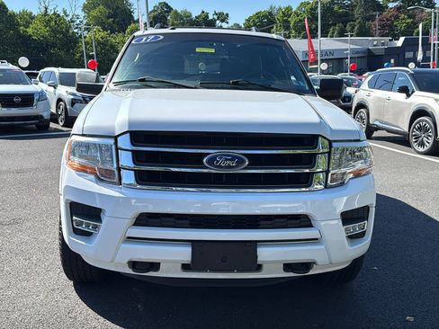 Used 2017 Ford Expedition XLT AWD/4WD image 2