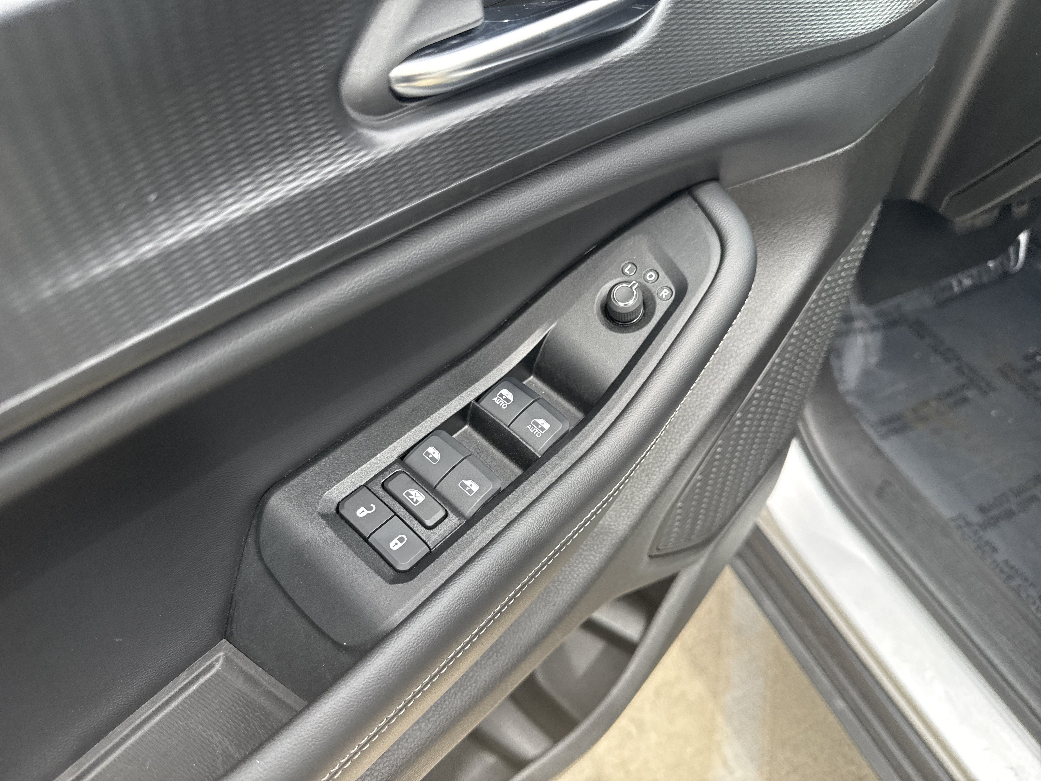 Used 2024 Jeep Grand Cherokee L Laredo AWD/4WD image 14