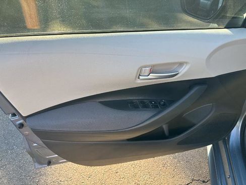 Used 2020 Toyota Corolla LE image 10