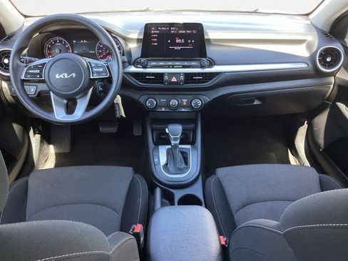 Used 2024 Kia Forte LXS FWD image 4