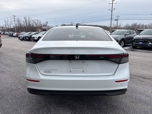 Used 2025 Honda Accord SE image 6