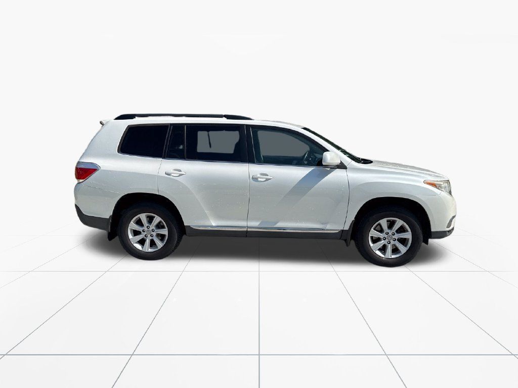 Used 2012 Toyota Highlander 4WD w/ Tech Pkg image 9