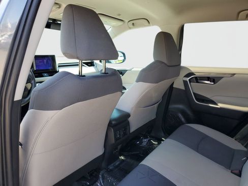 Used 2023 Toyota RAV4 XLE image 13