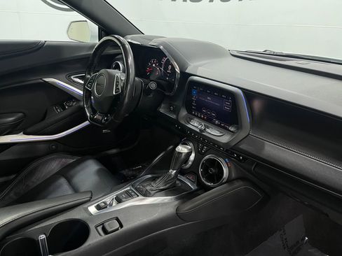 Used 2019 Chevrolet Camaro SS image 19