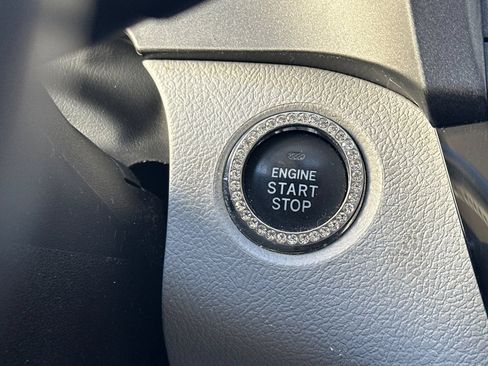 Used 2019 Toyota Sienna XLE w/ XLE Navigation Package FWD image 21