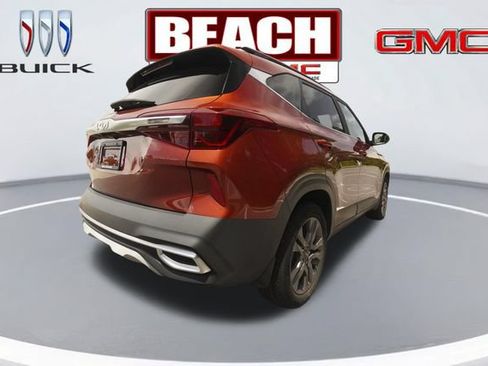 Used 2023 Kia Seltos S w/ Navigation Package FWD image 3