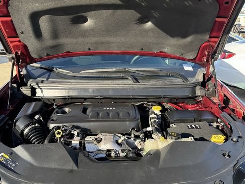 Used 2019 Jeep Cherokee Limited w/ Technology Group image 26