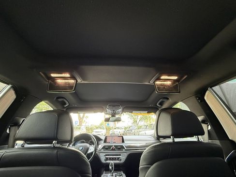 Used 2019 BMW 740i w/ Executive Package image 21