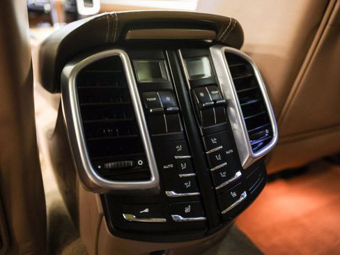 Used 2011 Porsche Cayenne Turbo w/ Premium Pkg Plus image 14