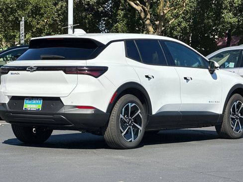 New 2026 Chevrolet Equinox EV LT image 3