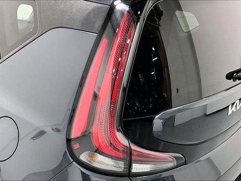 Used 2025 Kia Soul LX image 37