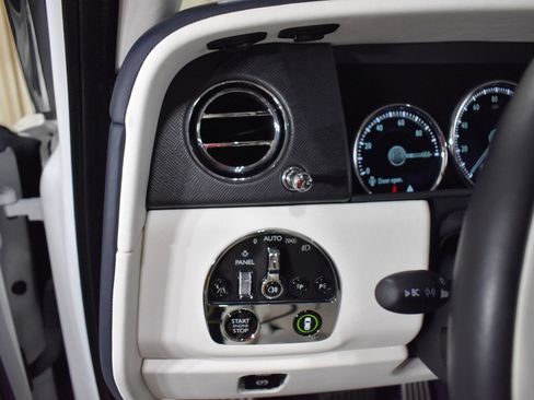 Certified 2024 Rolls-Royce Cullinan AWD/4WD image 20