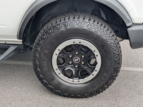 Used 2023 Ford Bronco Big Bend w/ Sasquatch Package AWD/4WD image 8