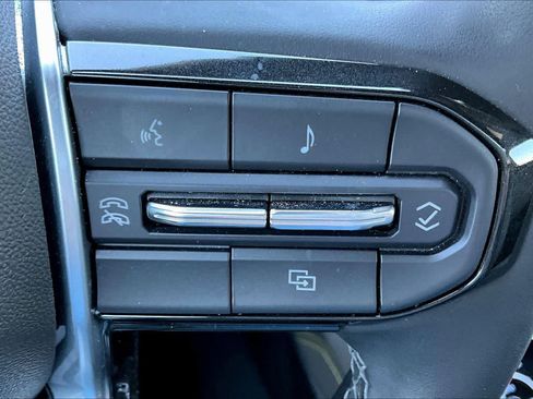 Used 2024 Chevrolet Colorado ZR2 w/ Technology Package image 21