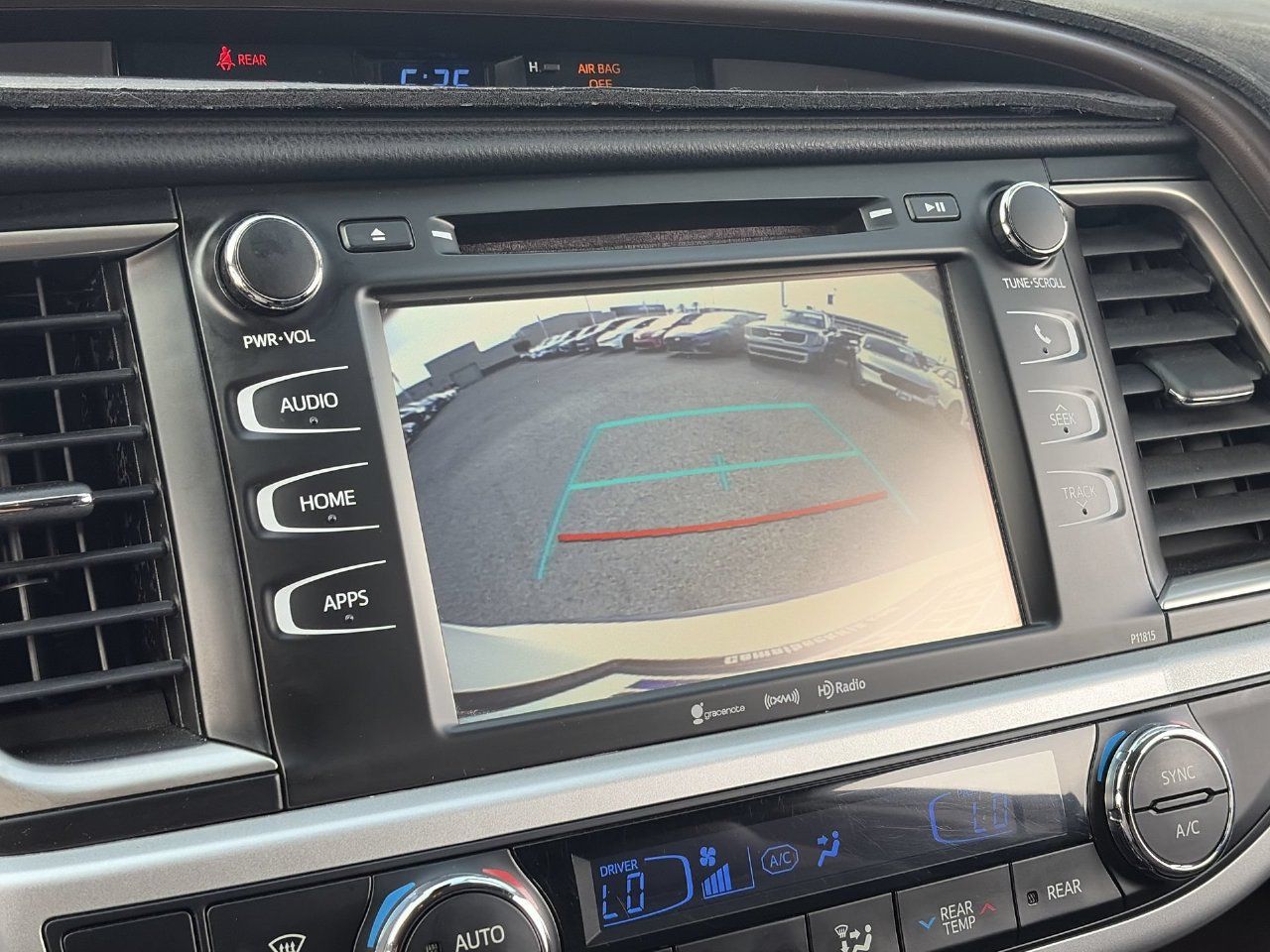 Used 2019 Toyota Highlander Plus FWD image 25