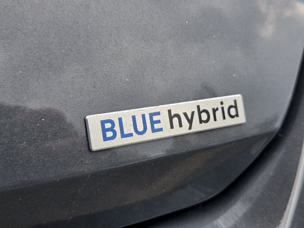 Used 2026 Hyundai Elantra Hybrid FWD image 11