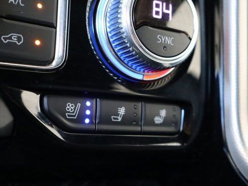 Used 2021 GMC Yukon XL Denali w/ Denali Premium Package image 38