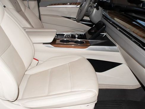 Used 2025 Cadillac Escalade ESV Sport Platinum w/ LPO, Floor Liner Package AWD/4WD image 10