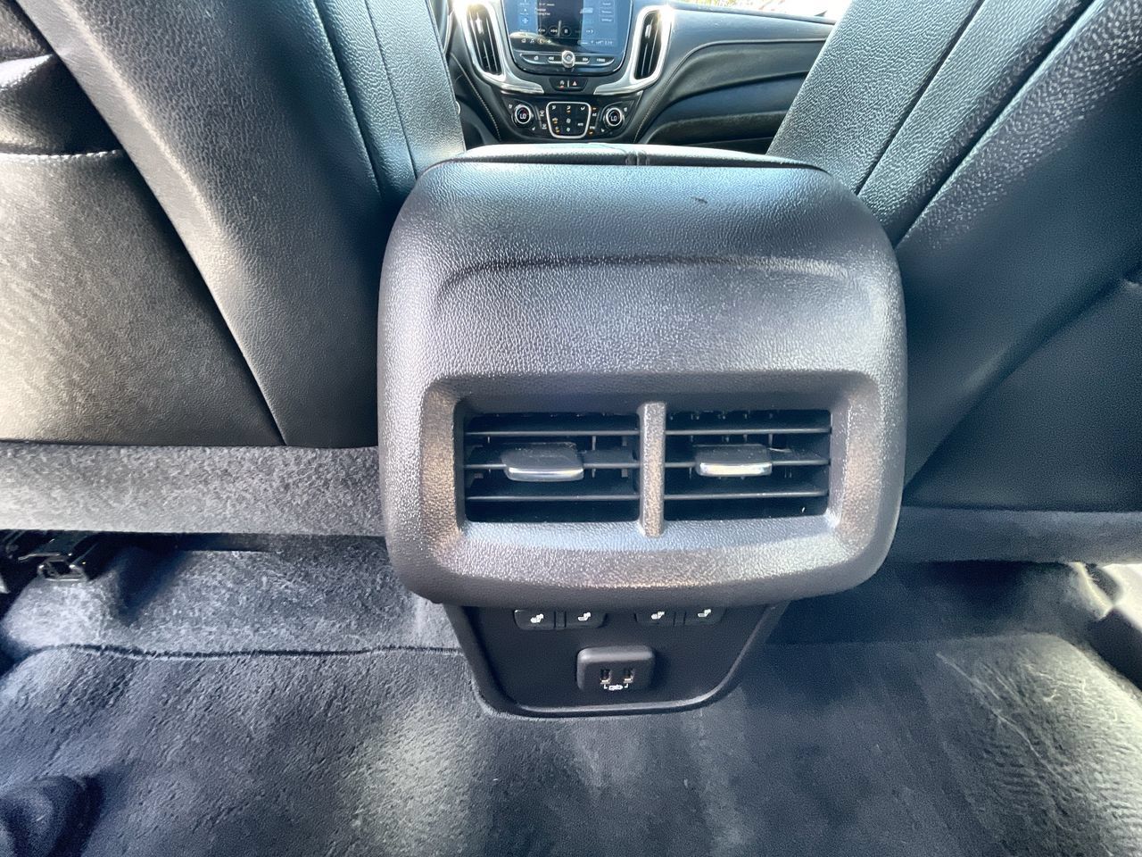 Used 2024 Chevrolet Equinox Premier FWD image 22
