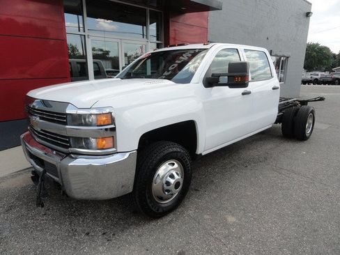 Used 2015 Chevrolet Silverado 3500 W/T w/ WT Convenience Package AWD/4WD image 2