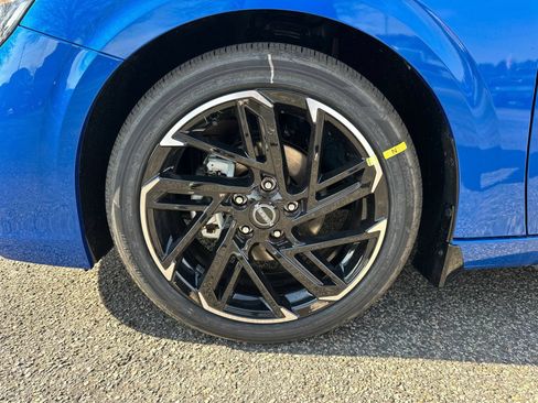 New 2026 Nissan Sentra SR w/ SR Premium Package FWD image 11