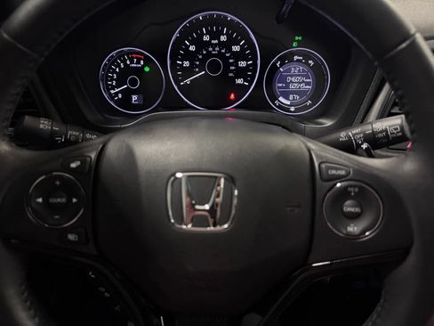 Used 2021 Honda HR-V Sport image 12