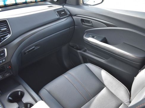 Used 2024 Honda Passport TrailSport image 24