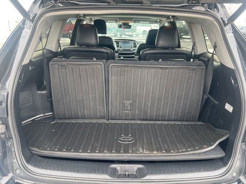 Used 2018 Toyota Highlander XLE image 7