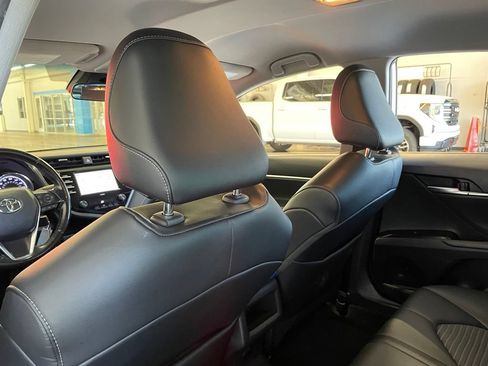 Used 2020 Toyota Camry SE FWD image 26