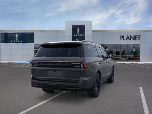 New 2026 Lincoln Navigator Reserve w/ Jet Appearance Package AWD/4WD image 8