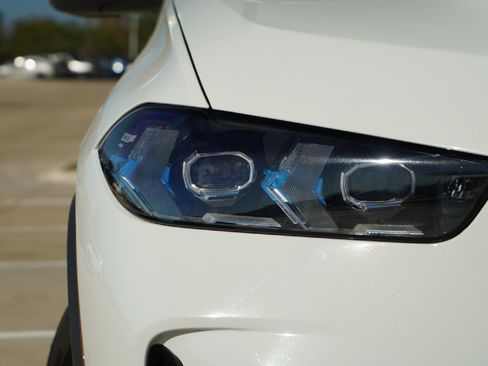 Used 2025 BMW X5 xDrive50e image 2